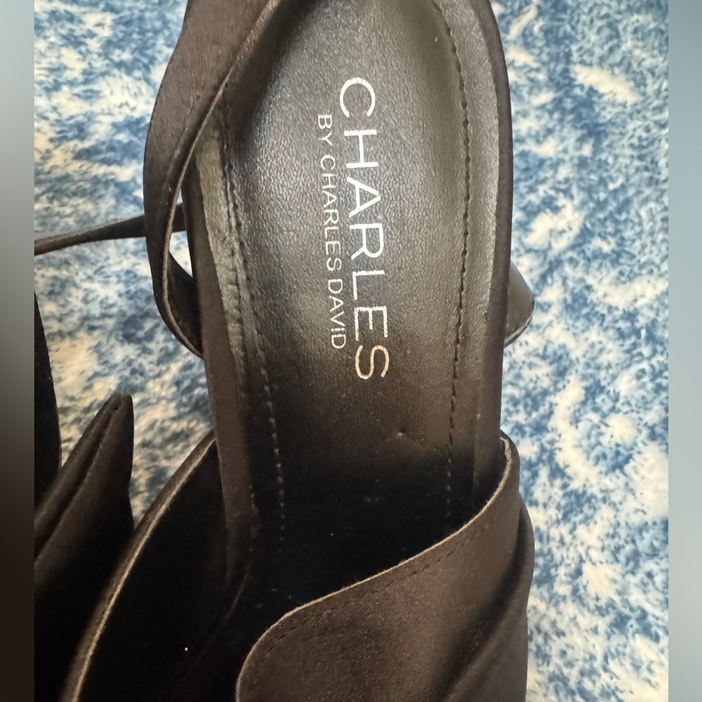Charles David  Elegant Black Satin Heels - Picture 4 of 4